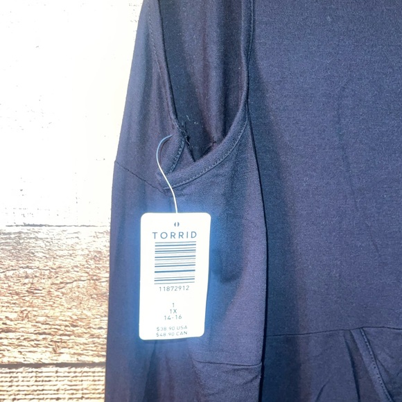 Torrid open back skull and roses tank top - Picture 5 of 5